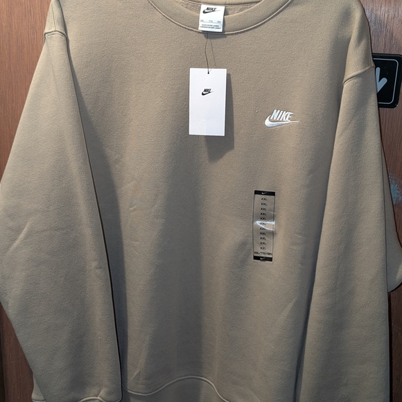 Nike Cream and Tan Crewneck Sweater Relaxed Fit